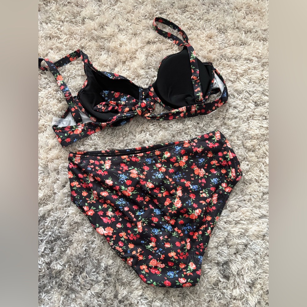 Floral Bikini Set - Picture 2 of 4